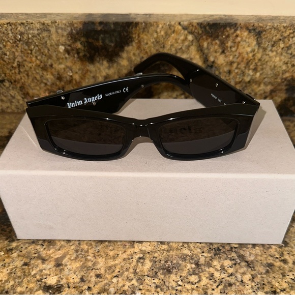 **SOLD** Palm Angels “Angel” Sunglasses Black - Picture 5 of 13